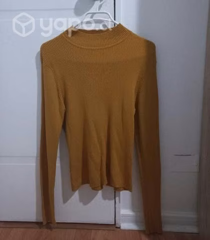 Hermosa polera manga larga color mostaza