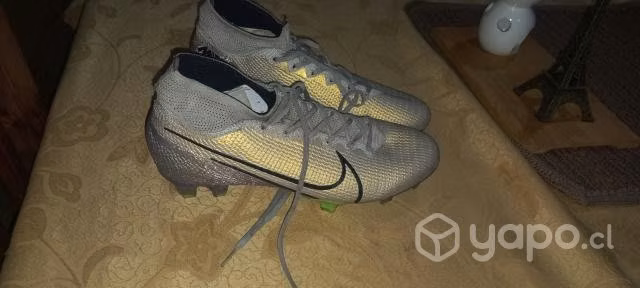 Se venden zapatos nuevos