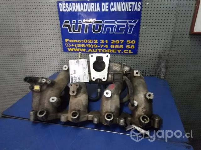 Multiple admision Nissan Terrano D22 bencinera 2