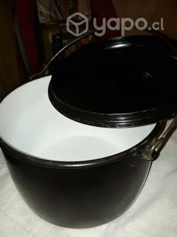 Antigua olla enlozada de campo,para decoracion