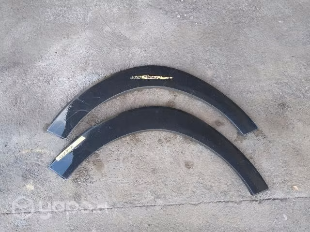 Moldura tapabarro Hyundai Tucson derecho delantero