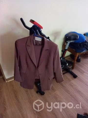 ,terno pantalon y chaqueta café . - Imagen 2