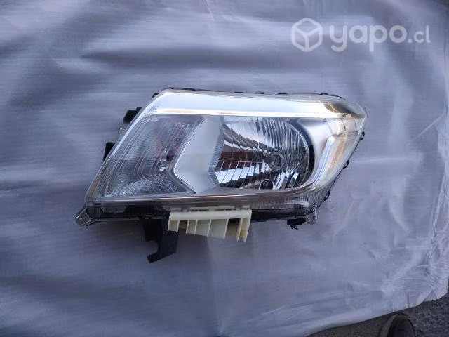Optico Nissan NP300 izquierdo 15 al 21