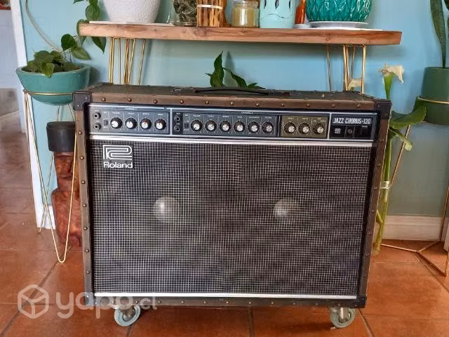 Roland JC 120 Stereo 2x12 JAPONES