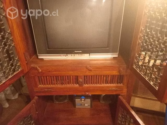 Mueble madera árabe en buen estado