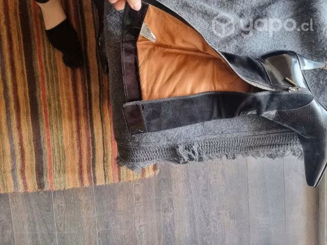 Botas de cuero y charol EXS