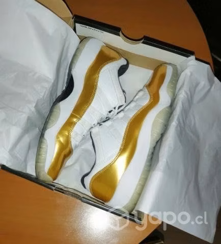 Air Jordan 11 Retro low "closing ceremony"