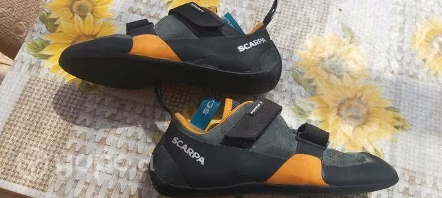 Zapatillas de escalada marca SCARPA número 41 1/2 - Imagen 3