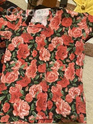 Poleras con rosas S - Imagen 2