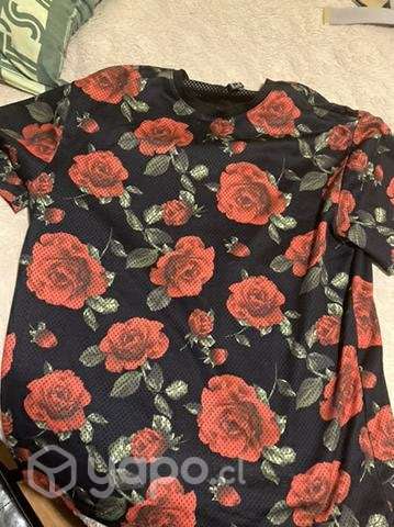 Poleras con rosas S - Imagen 3