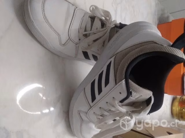 Zapatilla poco uso N.38 adidas