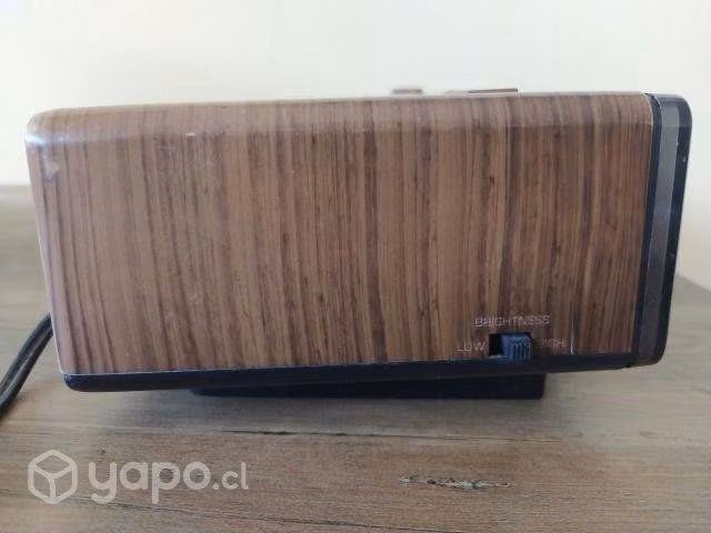Radio reloj despertador Modelo RC 65 B