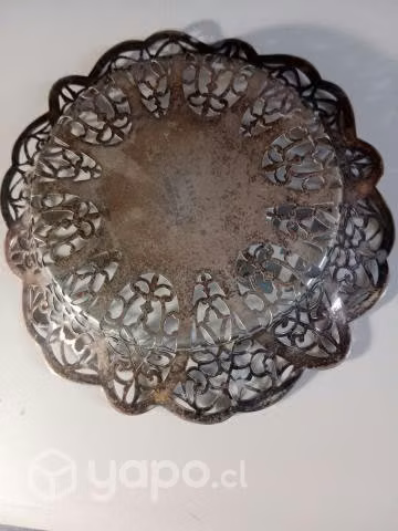 2 Platos de bronce william roger