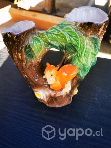 Figura de cerámica de ardilla