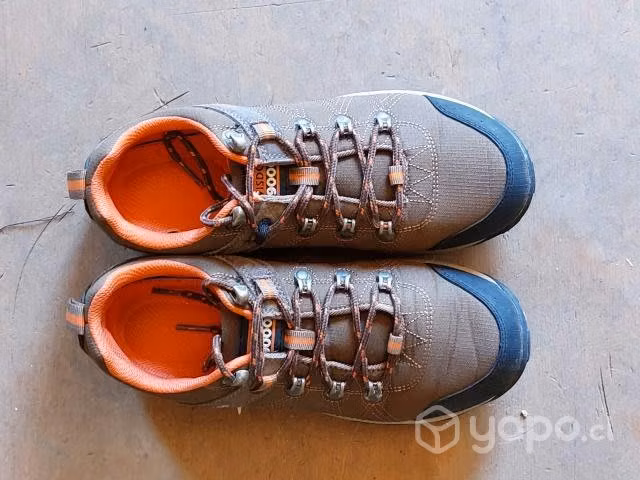Zapatillas en buen estado - Imagen 2