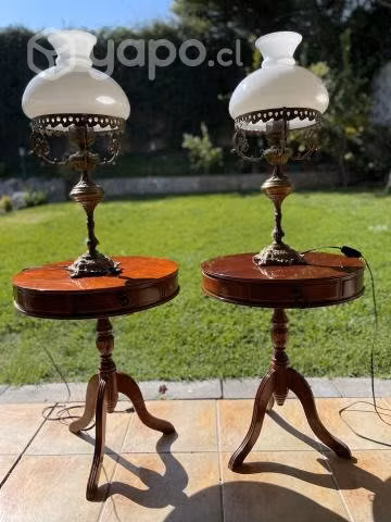 2 Lámparas de bronce y tulipanes