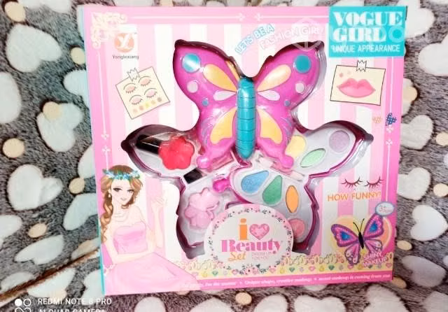 Maquillaje mariposa niña
