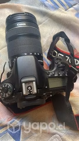 Camara Canon EOS 70D con Kit EFS 18-135