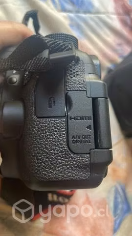 Camara Canon EOS 70D con Kit EFS 18-135