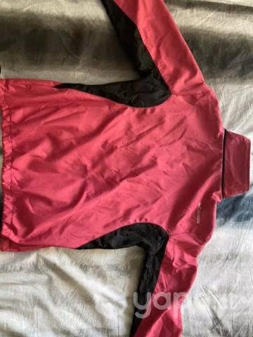 Cortaviento deportivo marca Columbia - Imagen 3
