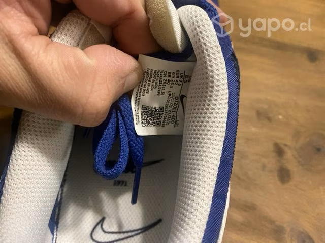 Zapatilla Nike talla 8,5 us - Imagen 4
