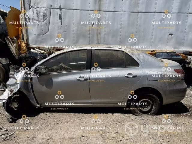 Puertas toyota yaris sedan 2013