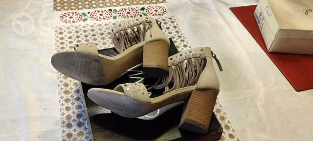 Sandalias VIA UNO de cuero poco uso numero 4 - Imagen 5