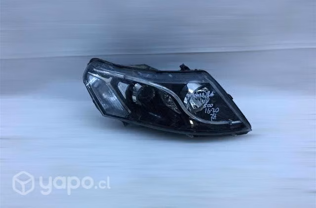 Foco óptico Rh Mahindra Xuv