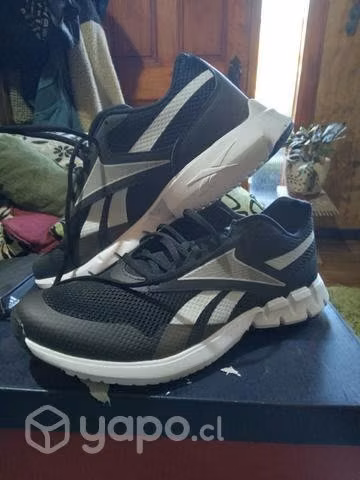 Zapatilla reebook nueva 44
