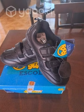 Zapatos escolares