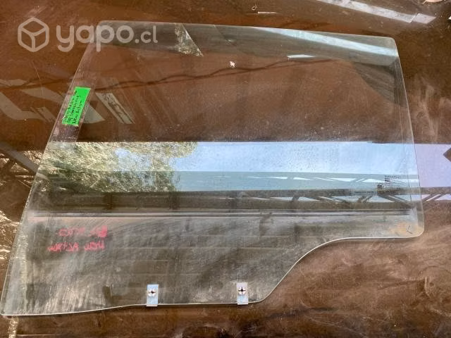 Vidrio original puerta trasera izq New Actyon 2015