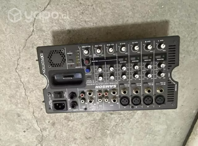 Equipo de audio Samson XP 308i, más iluminación