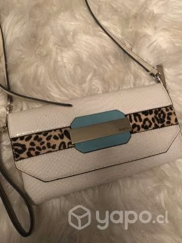 Cartera crossbody marca guess