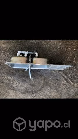 Lavaplatos doble con llave y grifería - Imagen 2