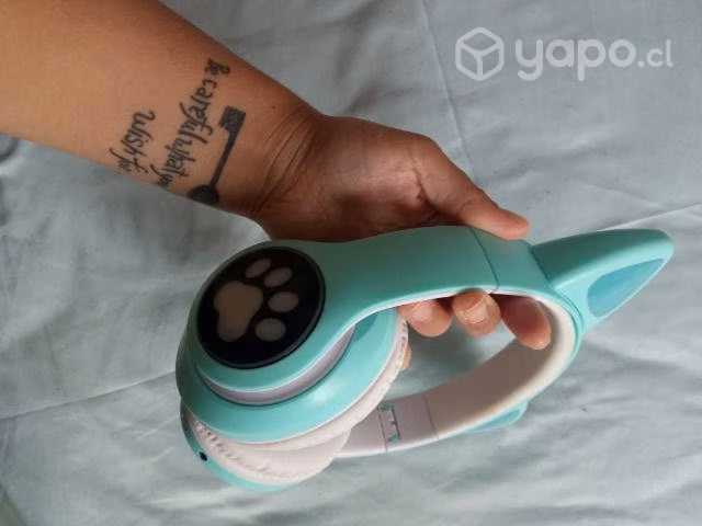 Audífonos de gatito celestes a Bluetooth