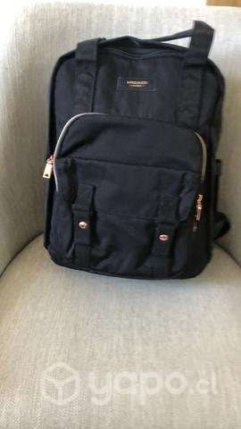Mochila heard casi nueva