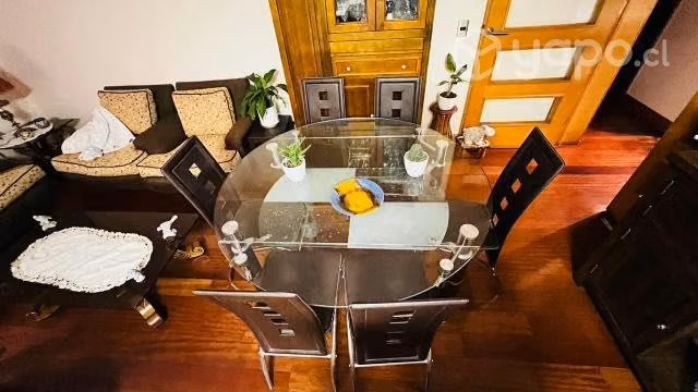 Mesa vidrio con patas simil cuero ovalada o redond