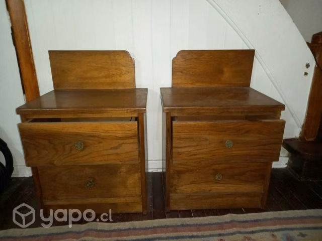 Par de veladores de madera poco uso