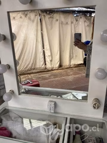 Mueble con iluminación