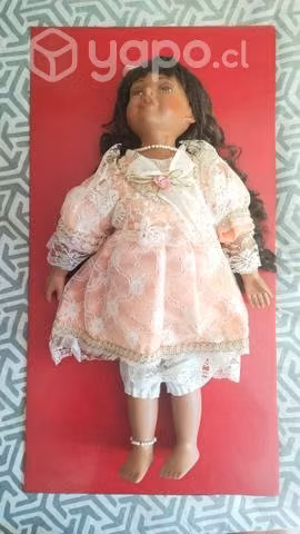 Muñeca de porcelana morena