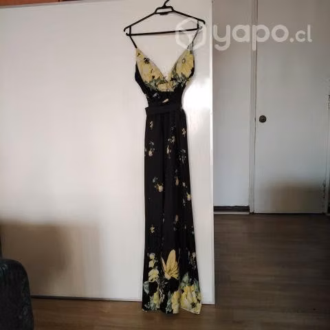 Linda Ropa Europea de mujer, poco uso - Imagen 2