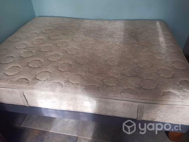 Se venda cama 2 plazas + velador