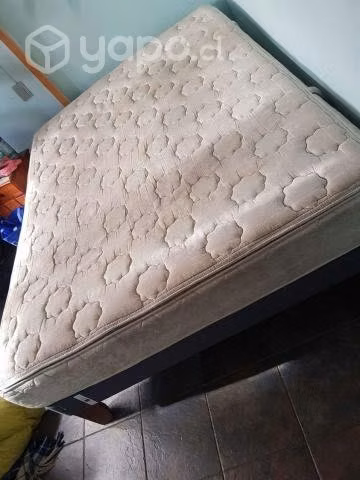 Se venda cama 2 plazas + velador