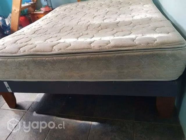 Se venda cama 2 plazas + velador