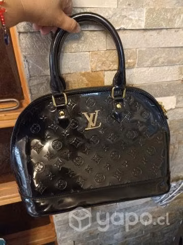 Cartera charol