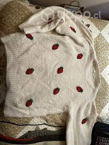 Chaleco sweater MANGO frutillas