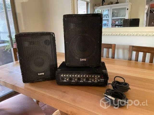 Mesa de música, amplificador CD100 marca Laney
