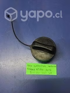 Tapa interior combustible Nissan NP300