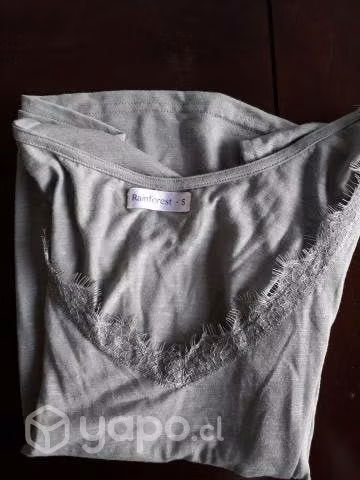 Polera verde agua