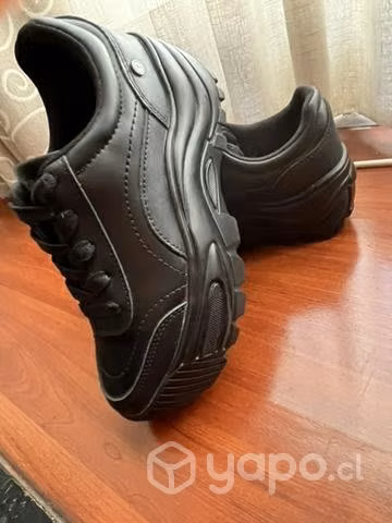 Zapatillas de colegio nuevas